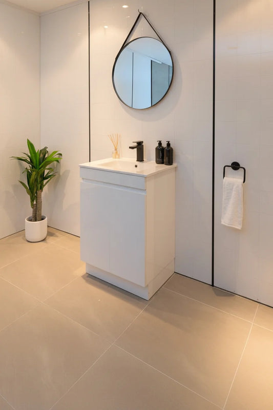 PLYWOOD MEDDY WHITE FLOORSTANDING VANITY WITH CERAMIC TOP